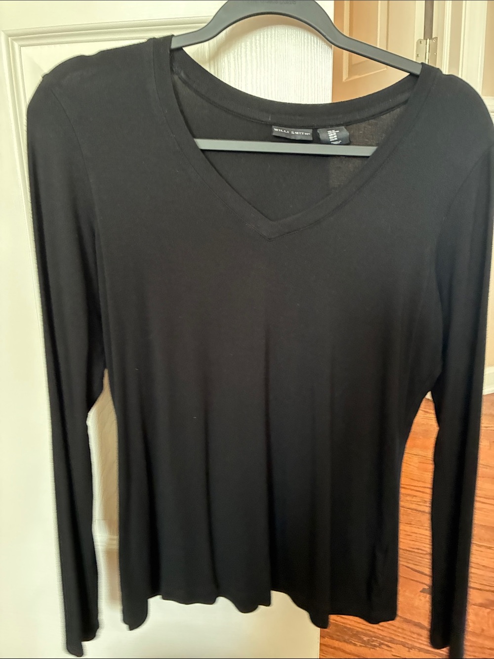 Willi Smith Black V-Neck Long Sleeve Tee